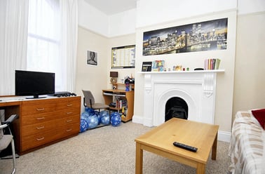 Napier Terrace, Flat 2, Mutley, Plymouth - Image 2
